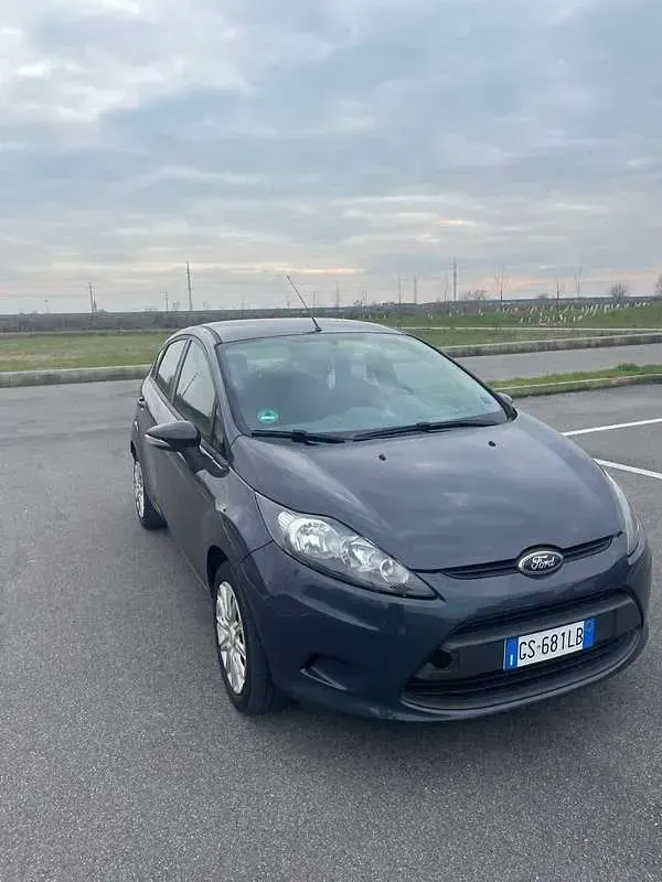 Usata Ford Fiesta 60 CV (44 kW) 2011 Berlina