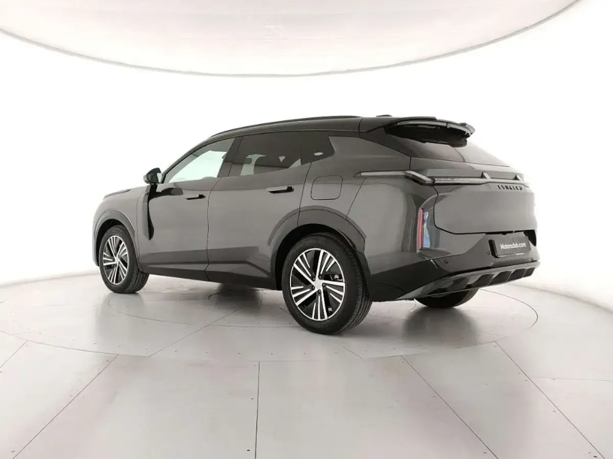 Nuova Lynk & Co 08 139 CV (102 kW) 2026 Grigio SUV