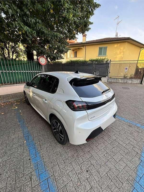 Usata Peugeot 208 Allure 75 CV (55 kW) 2022 Bianco Utilitaria