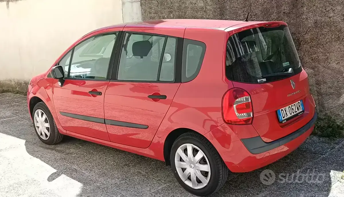 Usata Renault Modus 75 CV (55 kW) 2009 Rosso Monovolume
