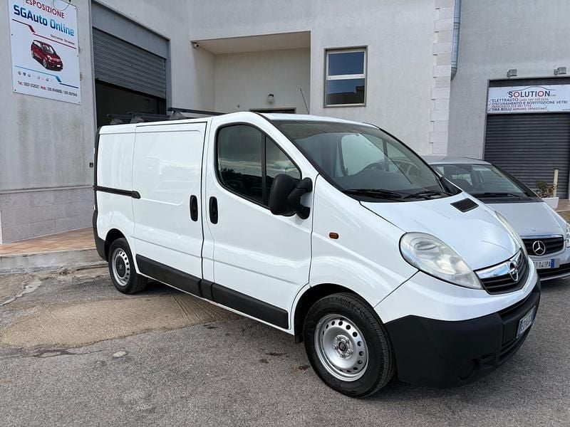 Usata Opel Vivaro 114 CV (83 kW) 2013 Bianco Monovolume