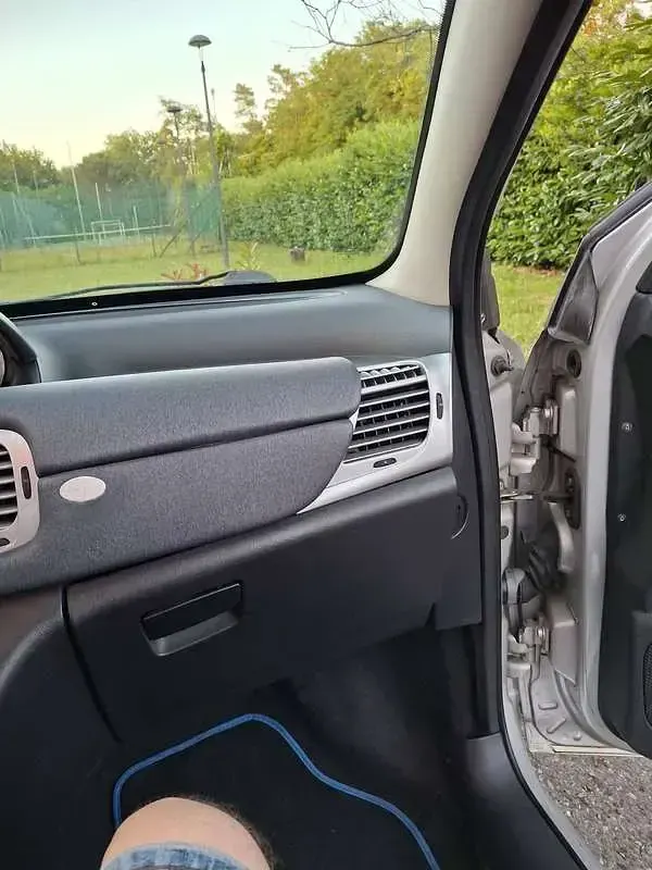 Usata Lancia Ypsilon 60 CV (44 kW) 2007 Argento Utilitaria