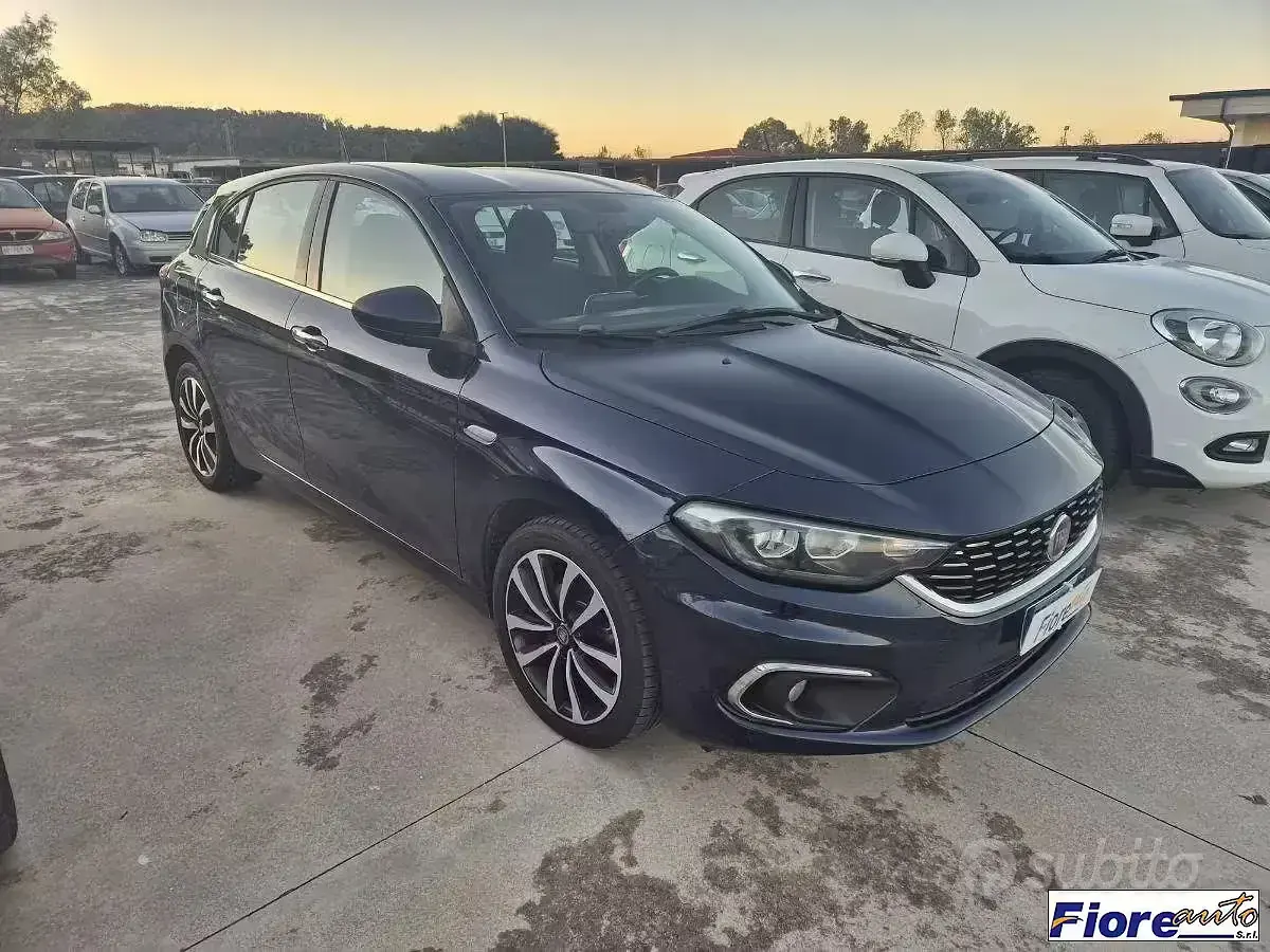 Usata Fiat Tipo Lounge 120 CV (88 kW) 2016 Blu Berlina