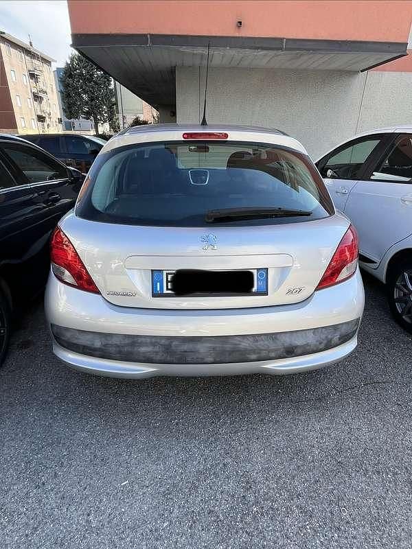Usata Peugeot 207 68 CV (50 kW) 2010 Berlina