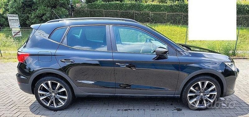 Usado Seat Arona Black Edition 95 CV (69 kW) 2024 Negro SUV