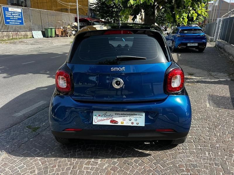 Usata Smart ForFour Prime 71 CV (52 kW) 2017 Blu Utilitaria