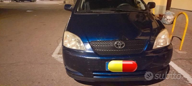 Usata Toyota Corolla 97 CV (71 kW) 2002 Blu Utilitaria