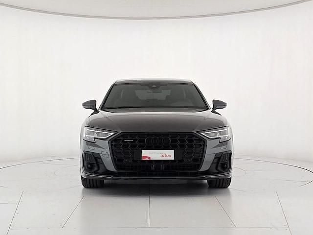Usata Audi A8 Ambiente 286 CV (210 kW) 2024 Grigio daytona perla Berlina