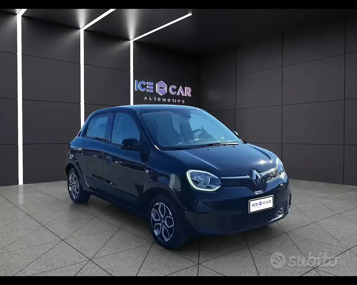 Usata Renault Twingo 30 kW (42 CV) 2023 Nero Utilitaria