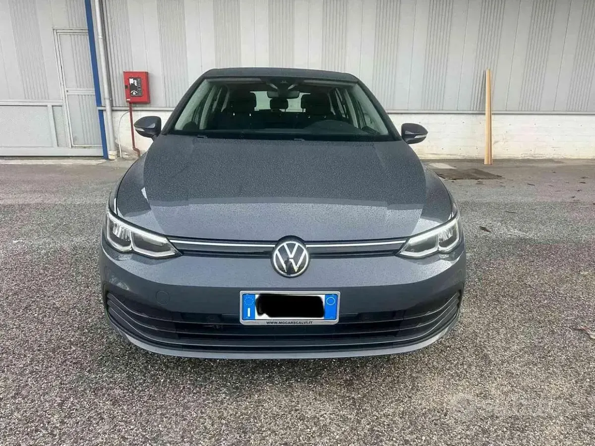 Begagnad VW Golf VII Life 116 HK (85 kW) 2020 Grå Sedan