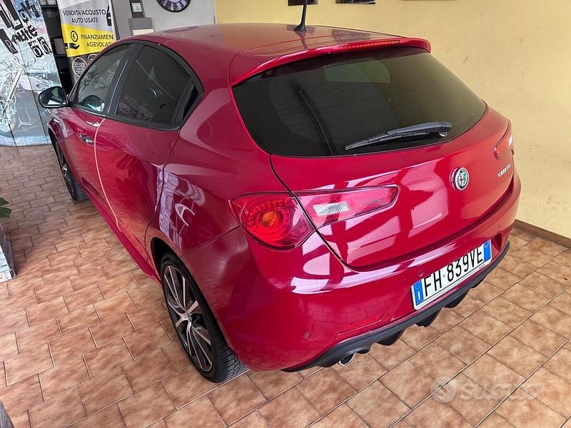 Usata Alfa Romeo Giulietta Super 120 CV (88 kW) 2017 Rosso Utilitaria