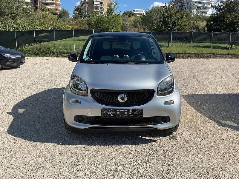 Usata Smart ForFour Passion 71 CV (52 kW) 2015 Grigio Utilitaria