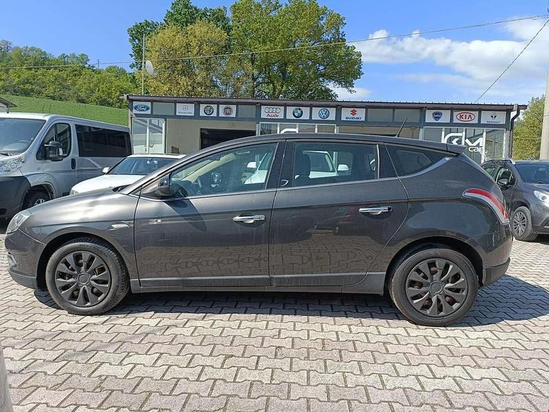 Usata Lancia Delta Silver 120 CV (88 kW) 2012 Grigio Utilitaria