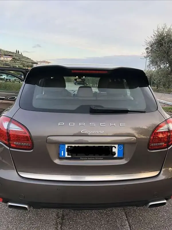 Usata Porsche Cayenne 245 CV (180 kW) 2011 Marrone SUV