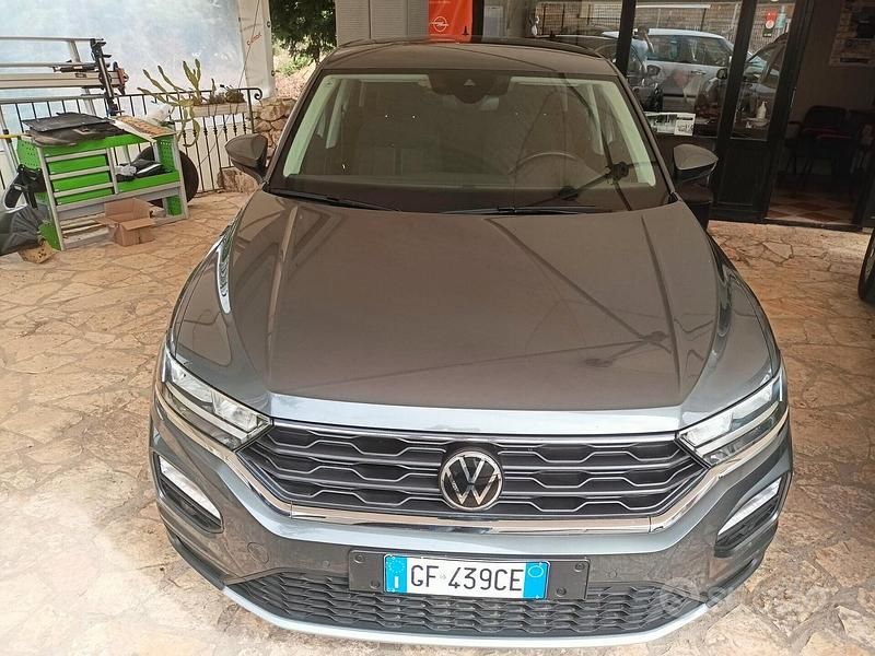 Usata VW T-Roc Business 150 CV (110 kW) 2021 Grigio SUV