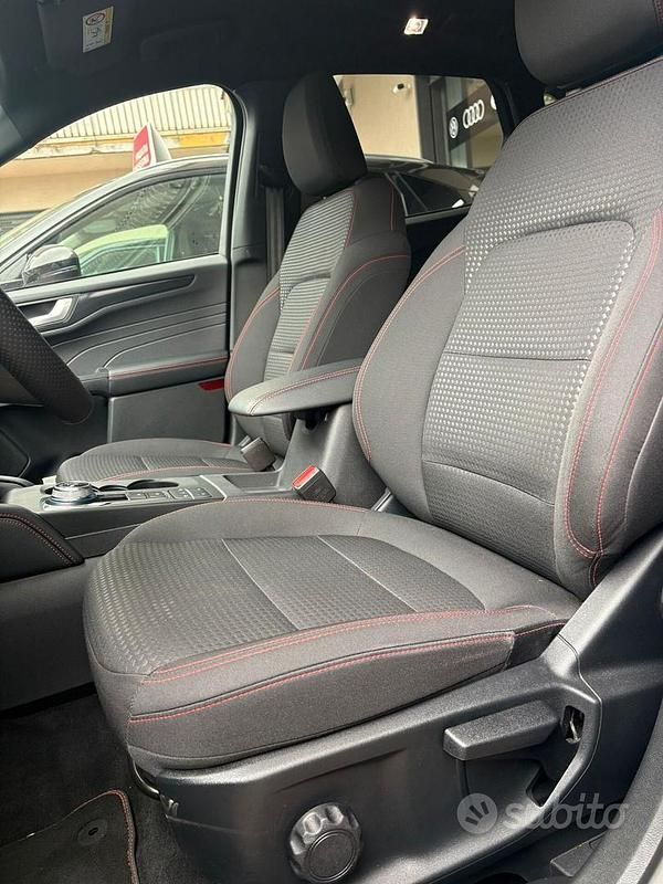 Usata Ford Kuga ST-Line 120 CV (88 kW) 2023 Blu SUV