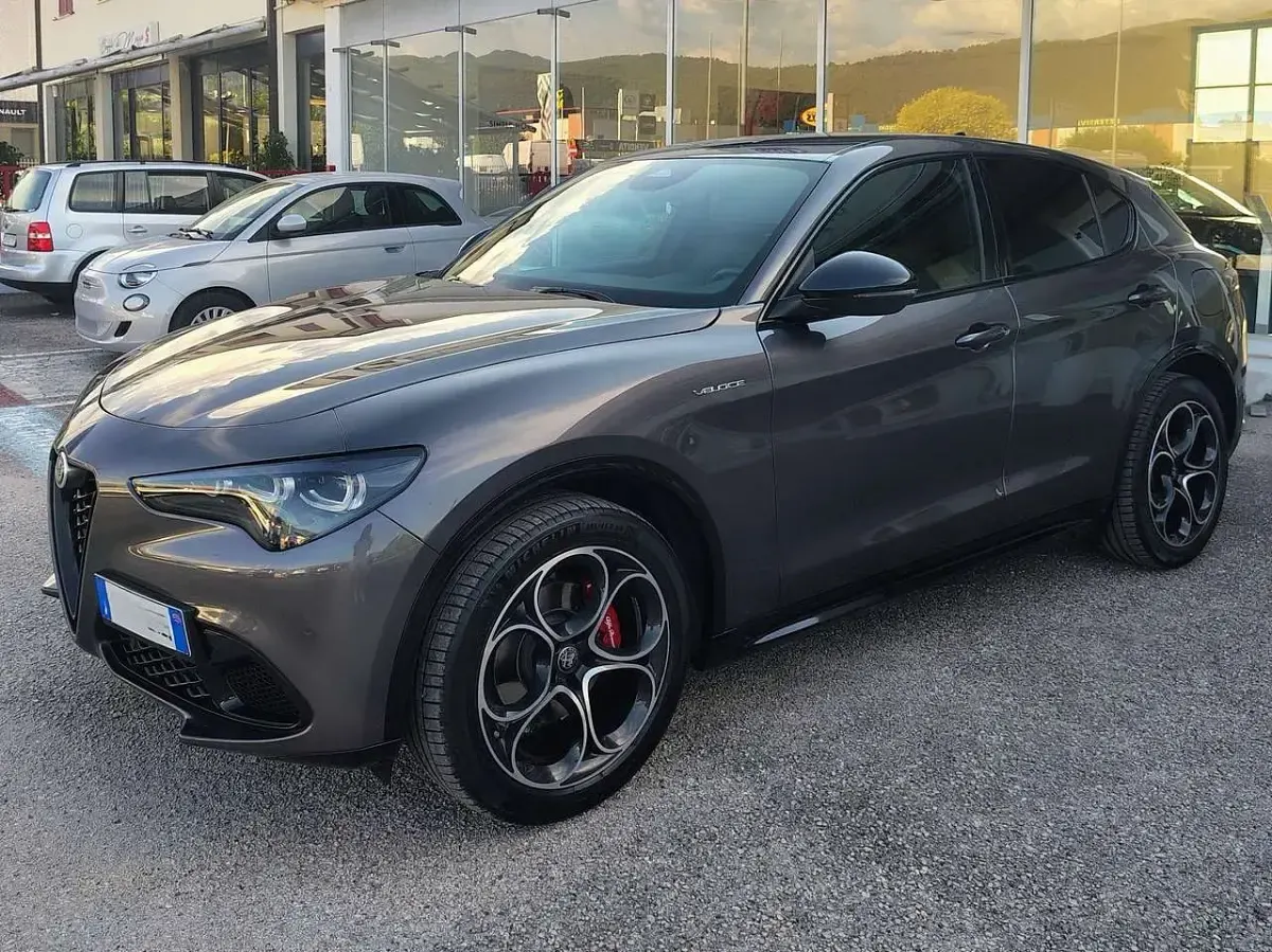 Usata Alfa Romeo Stelvio Veloce 209 CV (153 kW) 2025 Grigio SUV