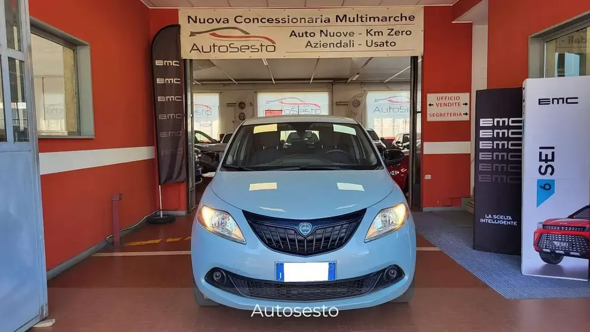 Usata Lancia Ypsilon Silver 69 CV (50 kW) 2024 Verde Utilitaria