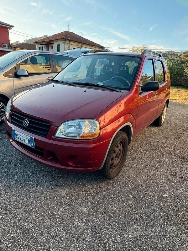 Usata Suzuki Ignis 83 CV (61 kW) 2002 Rosso Utilitaria