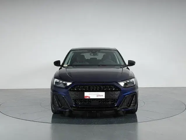 Usata Audi A1 Sportback Comfort 116 CV (85 kW) 2025 Blu navarra metallizzato nero mito metal Utilitaria