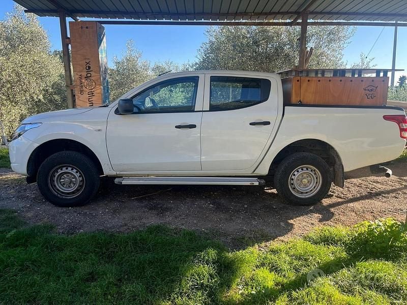 Usata Mitsubishi L 154 CV (113 kW) 2019 Bianco SUV