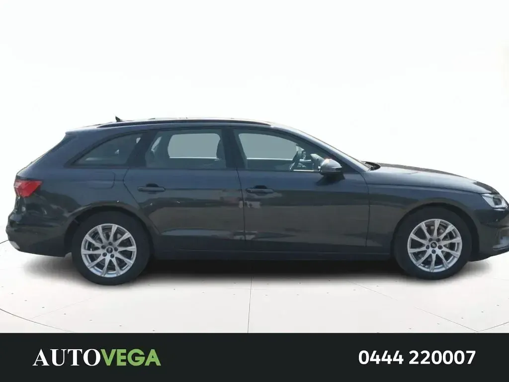 Usata Audi A4 Advanced Plus 136 CV (100 kW) 2023 Grigio / pastello Station wagon