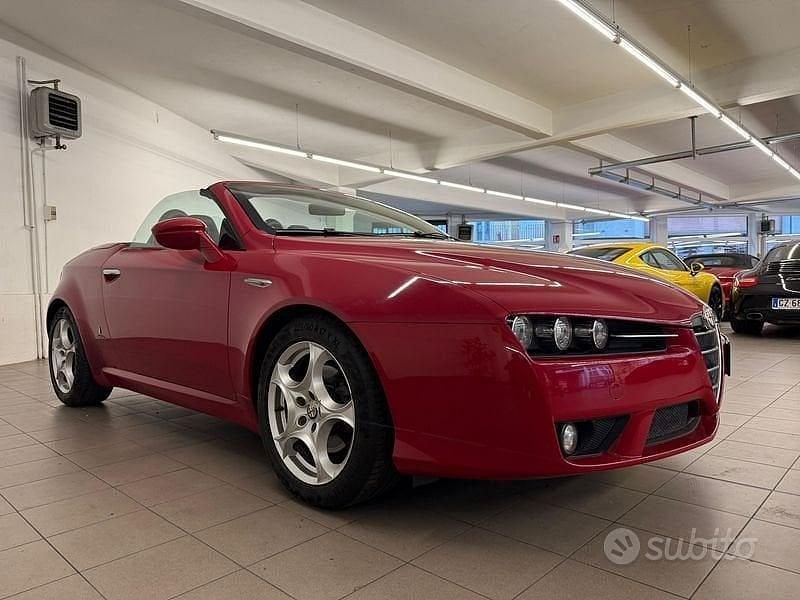 Usata Alfa Romeo Spider 185 CV (136 kW) 2007 Rosso Cabrio