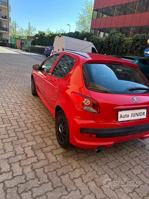 Usata Peugeot 206+ 70 CV (51 kW) 2012 Rosso Utilitaria