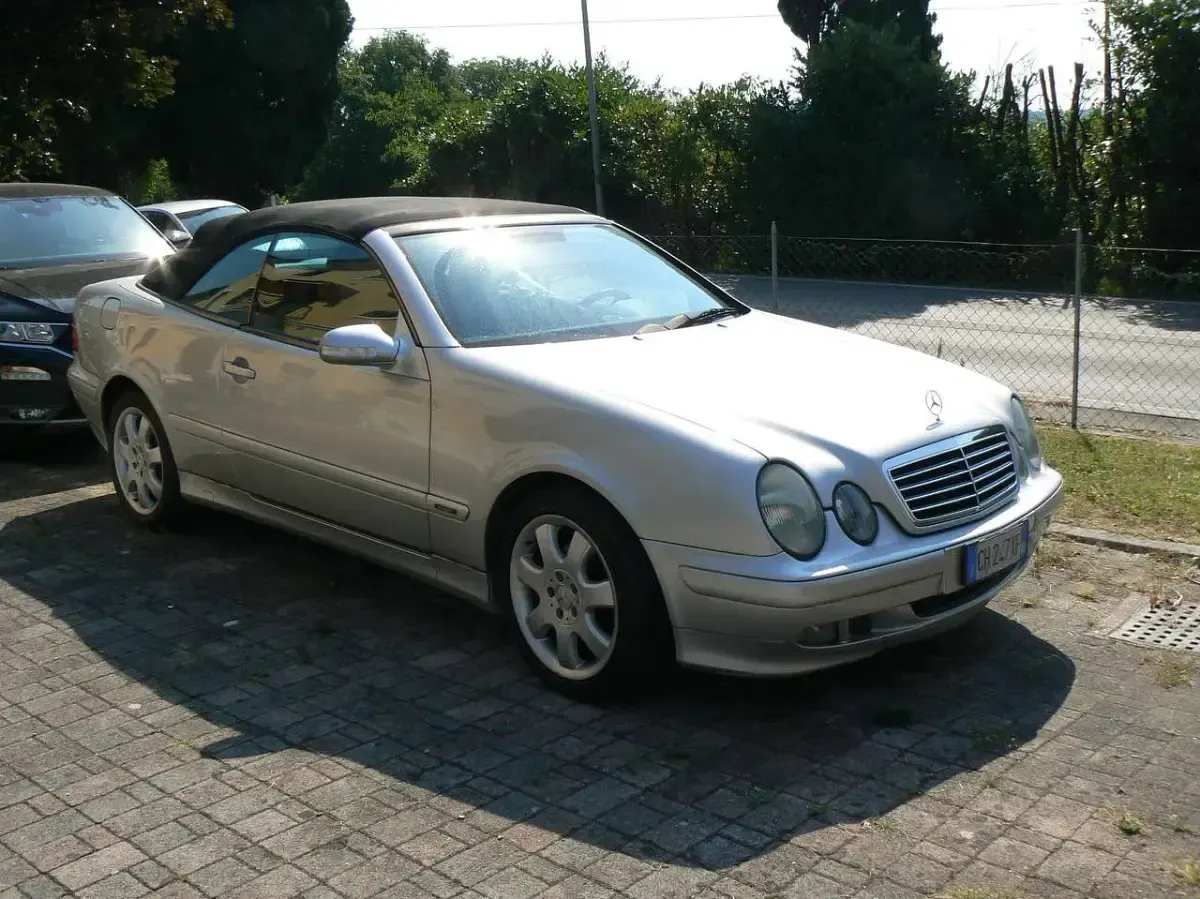 Usata Mercedes CLK200 Avantgarde 163 CV (119 kW) 2003 Argento Cabrio