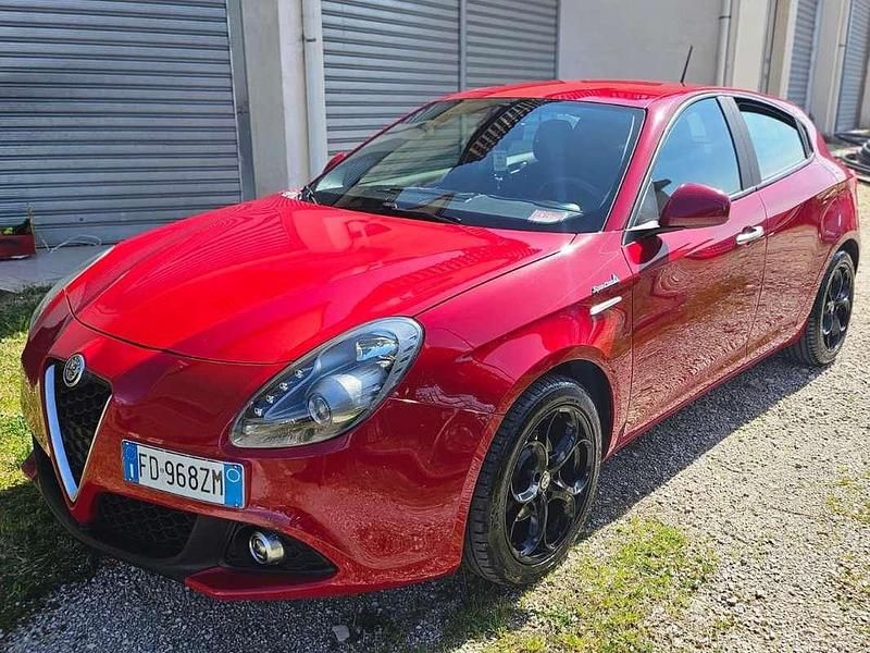 Usata Alfa Romeo Giulietta Sprint 120 CV (88 kW) 2016 Rosso Utilitaria