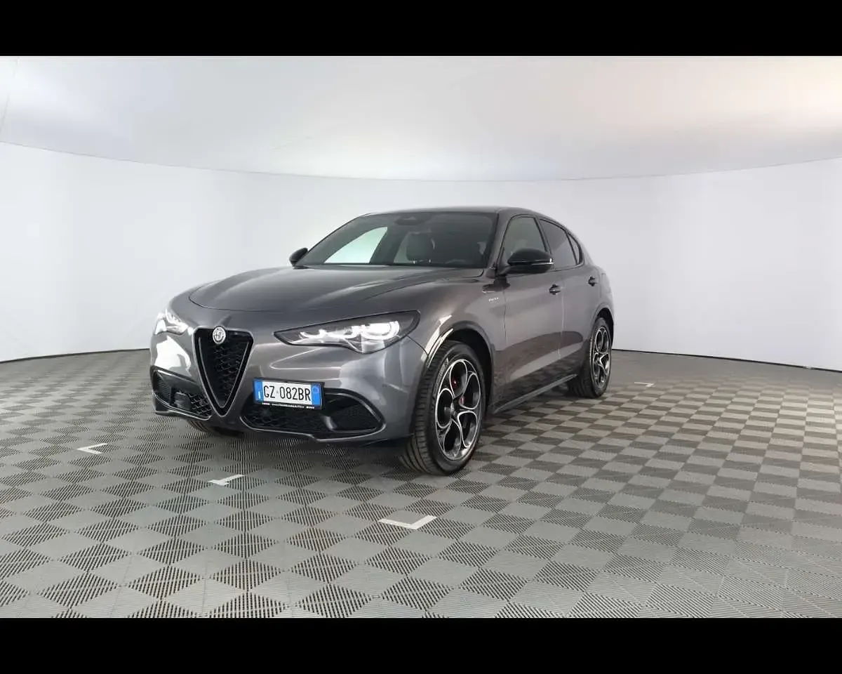 Usata Alfa Romeo Stelvio Veloce 209 CV (153 kW) 2025 Grigio vesuvio SUV
