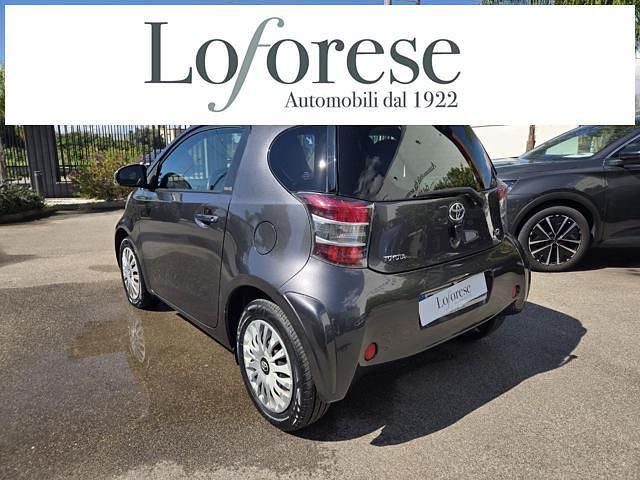 Usata Toyota iQ Trend 68 CV (50 kW) 2013 Grigio scuro metallizzato Utilitaria