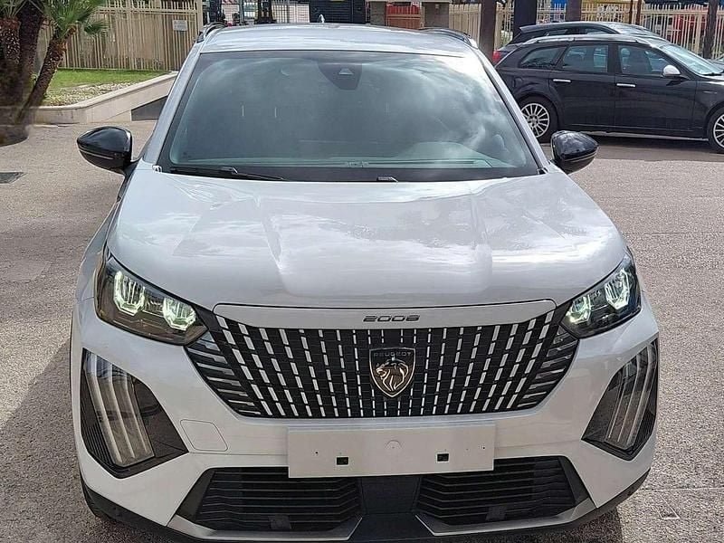Usata Peugeot 2008 Allure 101 CV (74 kW) 2024 Bianco SUV