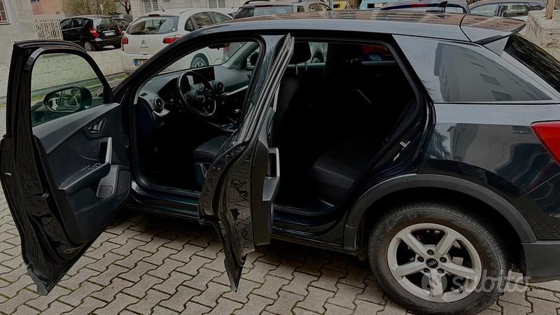 Usata Audi Q2 Business 116 CV (85 kW) 2021 Grigio SUV