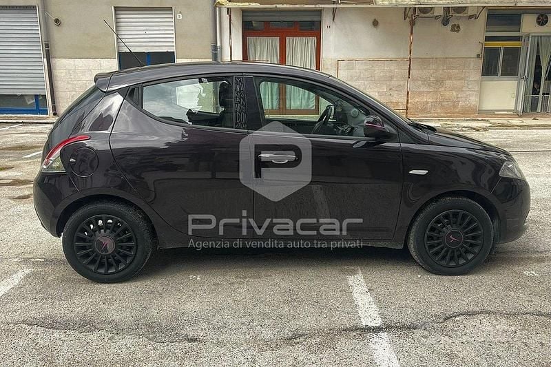 Usata Lancia Ypsilon S 95 CV (69 kW) 2013 Viola Utilitaria