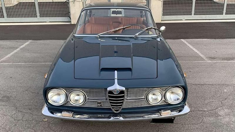 Usata Alfa Romeo 2600 Sprint 147 CV (108 kW) 1963 Blu/azzurro Coupé