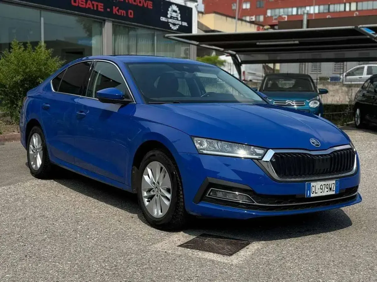 Usata Skoda Octavia Ambition 110 CV (80 kW) 2022 Blu/azzurro Berlina