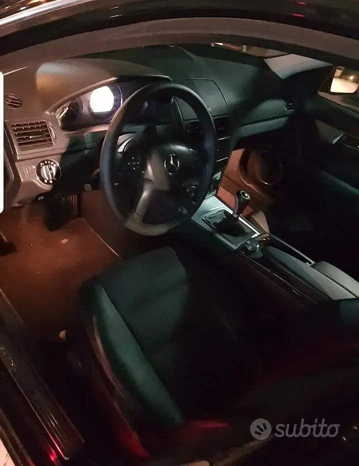 Usata Mercedes C220 170 CV (125 kW) 2007 Nero Berlina