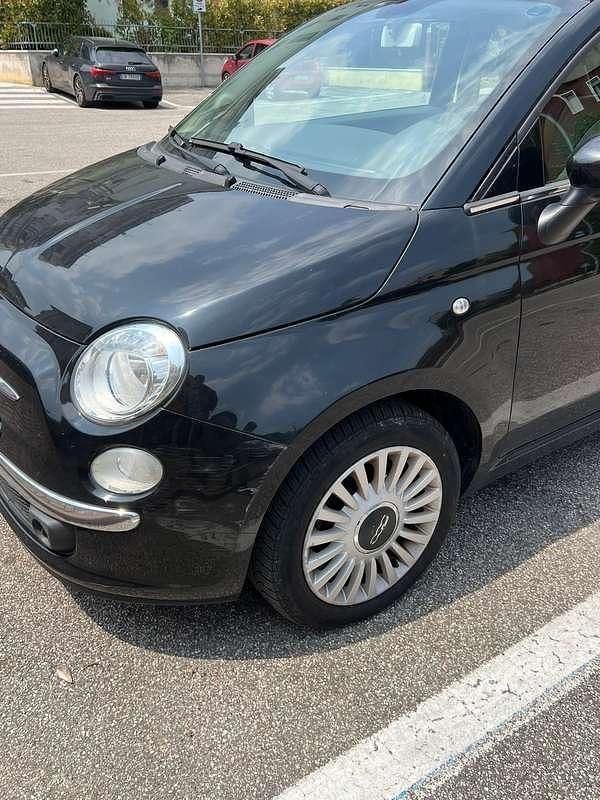 Nero Usata 2009 Fiat 500 Lounge Due volumi | 4590 € (Buon prezzo) - Immagine 1/4