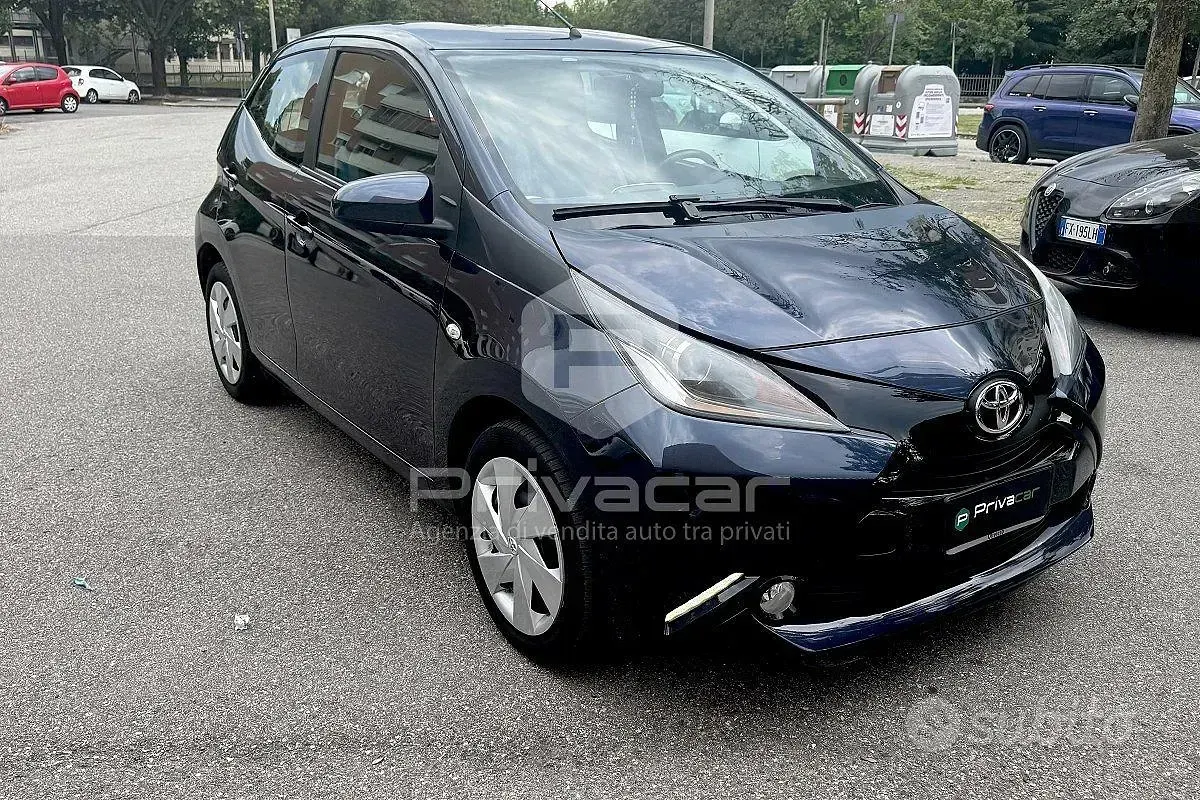 Usata Toyota Aygo Cool 69 CV (50 kW) 2014 Bluazzurro Utilitaria