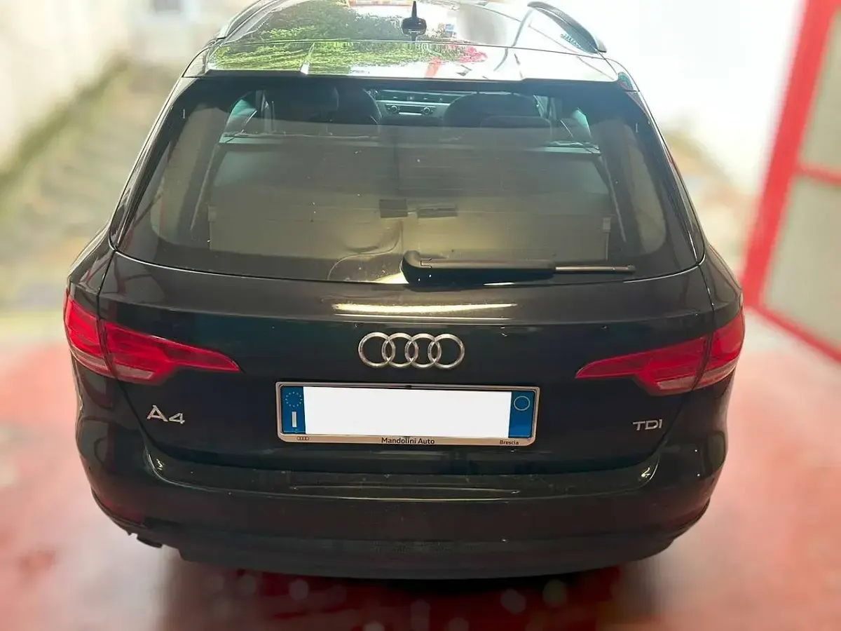 Usata Audi A4 Ambiente 122 CV (89 kW) 2017 Nero Station wagon
