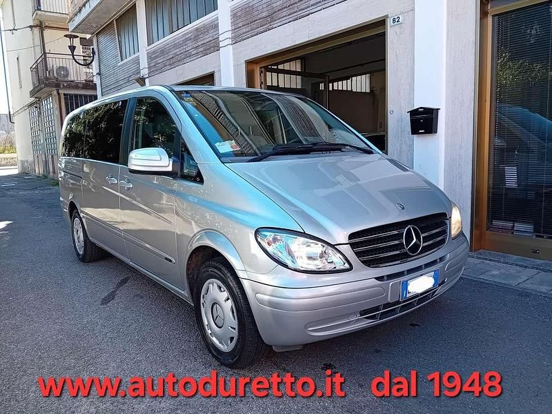 Usata Mercedes Viano 150 CV (110 kW) 2010 Argento Monovolume