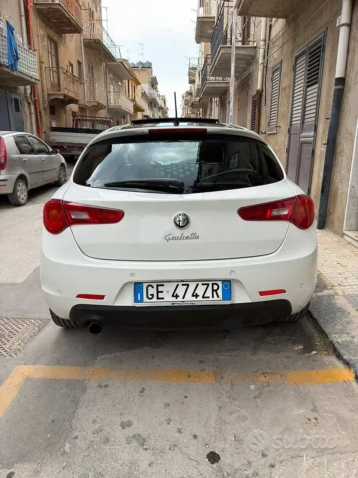 Usata Alfa Romeo Giulietta Exclusive 105 CV (77 kW) 2021 Bianco Berlina