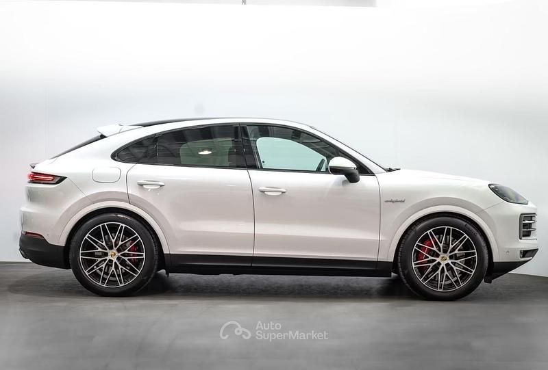 Usata Porsche Cayenne 519 CV (381 kW) 2024 Bianco SUV