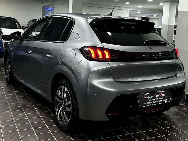Usata Peugeot 208 Allure 102 CV (75 kW) 2022 Grigio Utilitaria