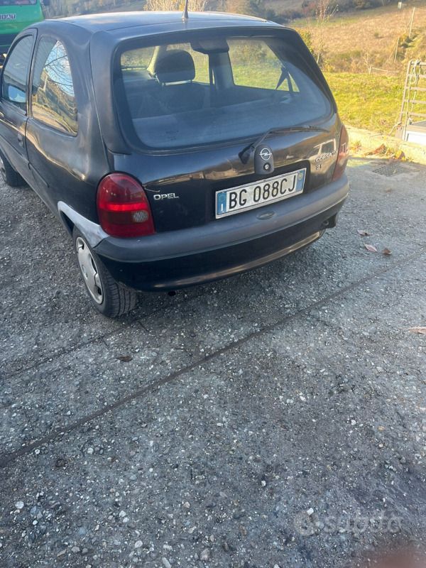 Usata 1999 Opel Corsa Due volumi | 700 € (Ottimo prezzo) - Immagine 1/4