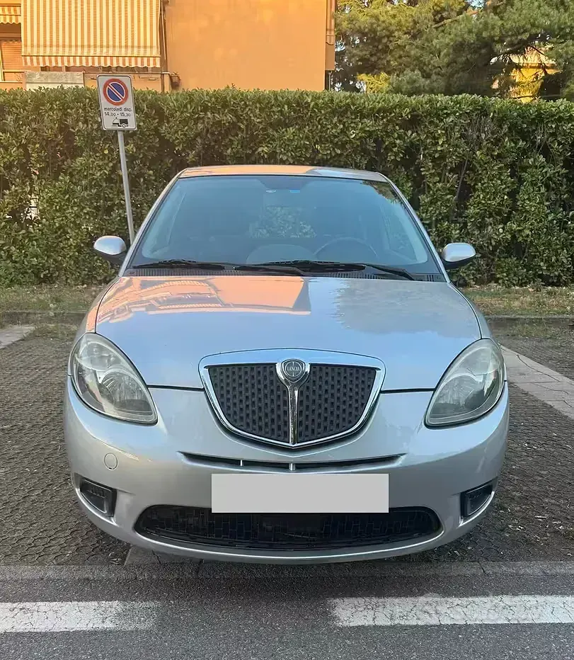 Usata Lancia Ypsilon 60 CV (44 kW) 2007 Grigio Utilitaria