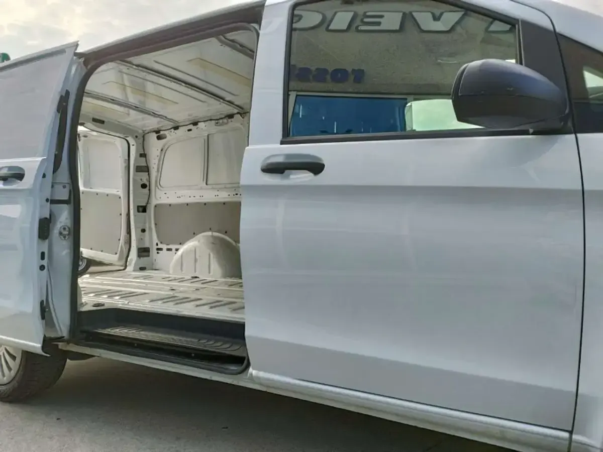Usata Mercedes e-Vito 85 kW (116 CV) 2022 Bianco Furgone