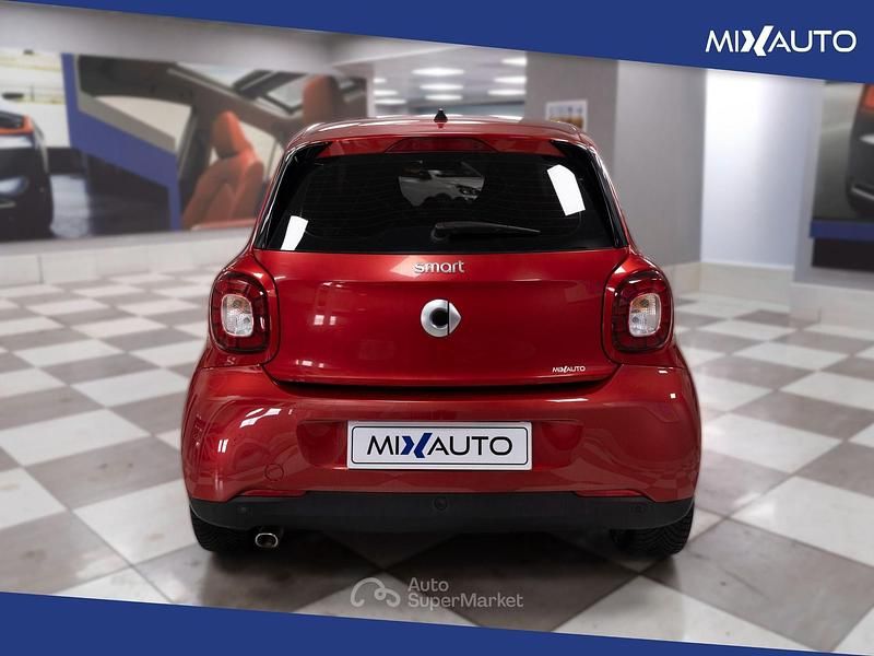 Usata Smart ForFour Passion 71 CV (52 kW) 2017 Rosso Utilitaria