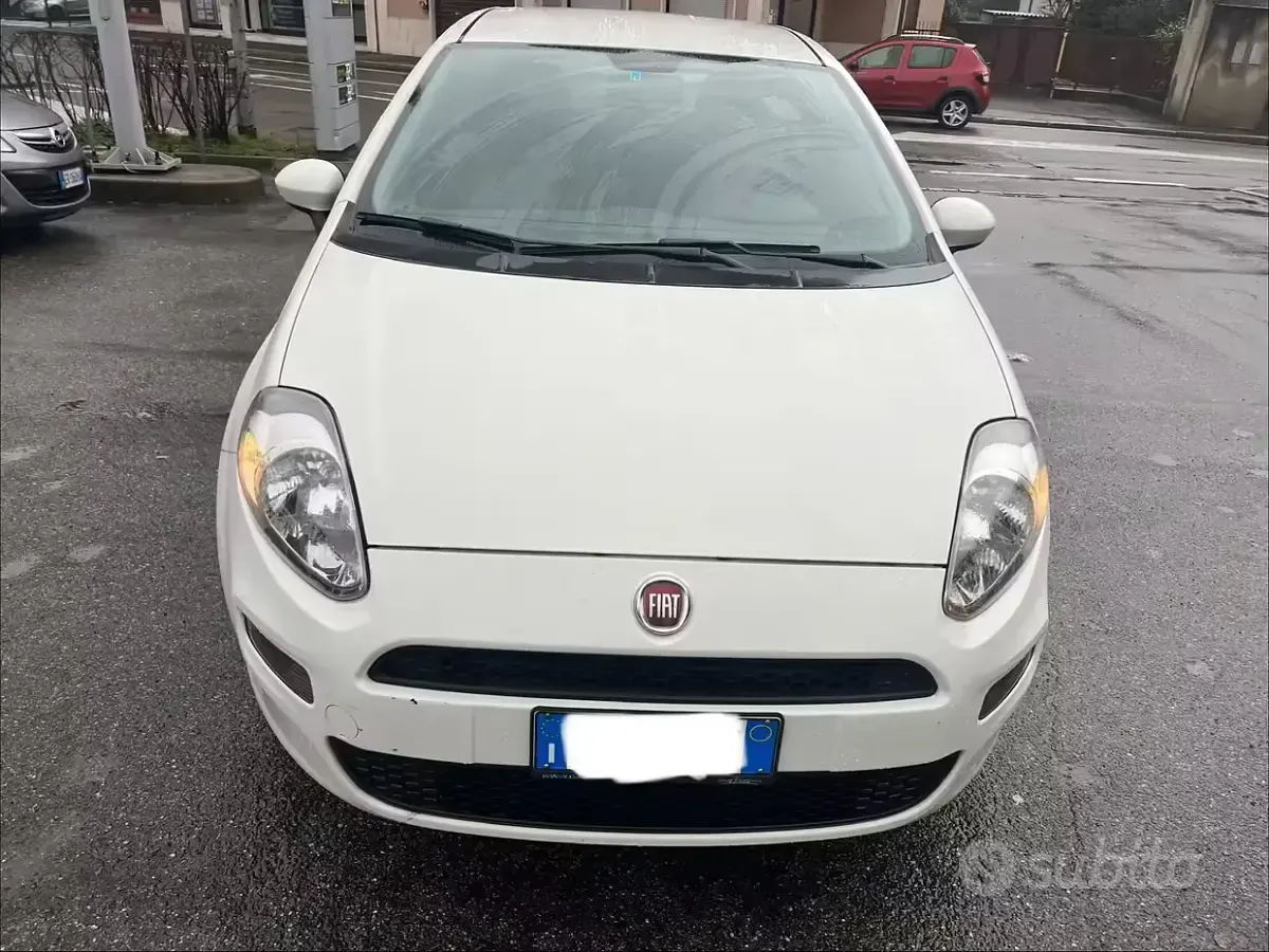 Usata Fiat Punto Easy 77 CV (56 kW) 2013 Utilitaria